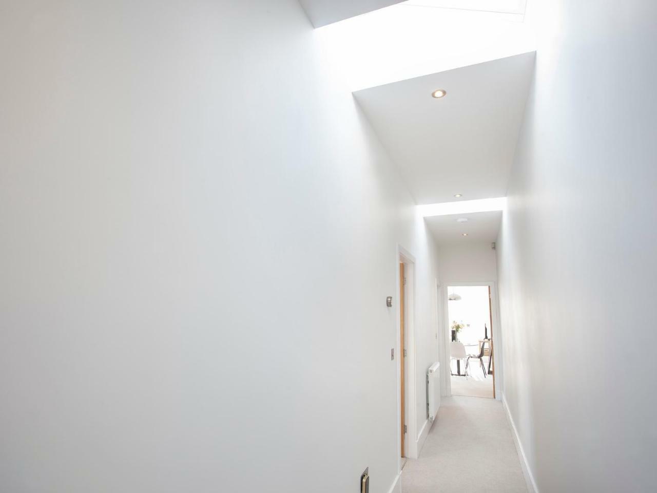 White House Apartments-Free Parking 1 Car Per Apartment York Exteriör bild